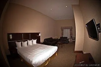 Woodbine Hotel & Suites Toronto 3*,  Canadá