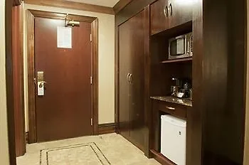 Woodbine Hotel & Suites Торонто