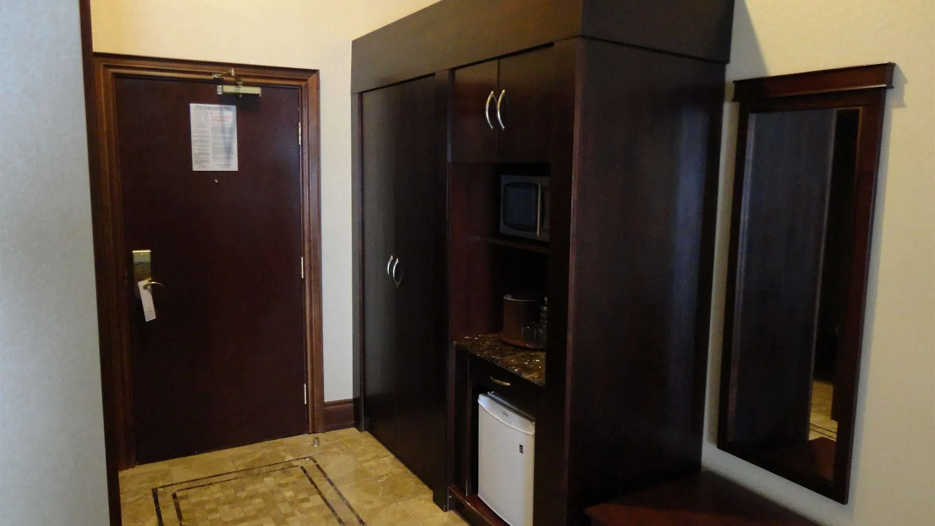 Woodbine Hotel & Suites Toronto